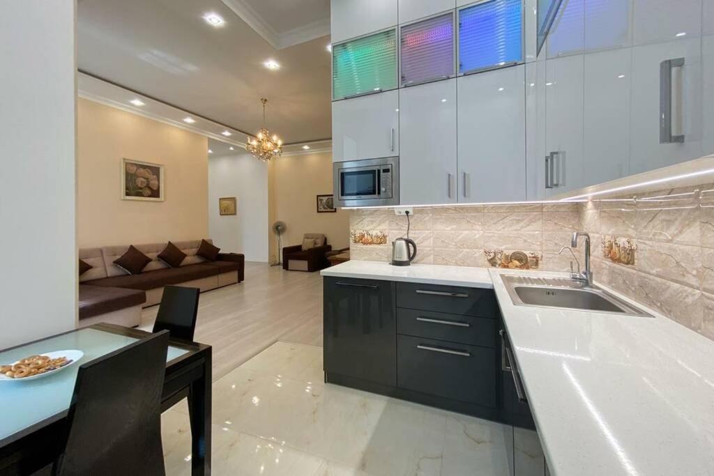 Comfortable Luxury Apartment With 3 Rooms. Center Heart Of Kiev Exterior foto