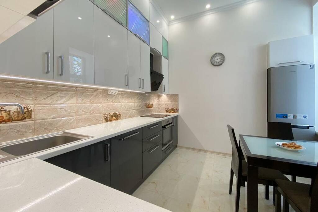 Comfortable Luxury Apartment With 3 Rooms. Center Heart Of Kiev Exterior foto