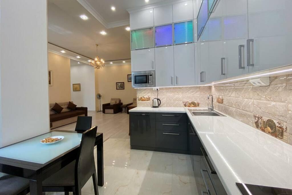 Comfortable Luxury Apartment With 3 Rooms. Center Heart Of Kiev Exterior foto