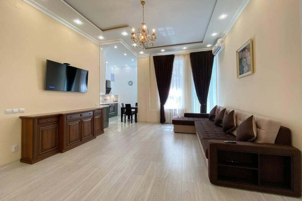 Comfortable Luxury Apartment With 3 Rooms. Center Heart Of Kiev Exterior foto